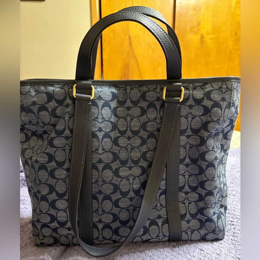 Coach Hudson Double Handle Tote Bag in Signature Chambray - Picture 2 of 5
